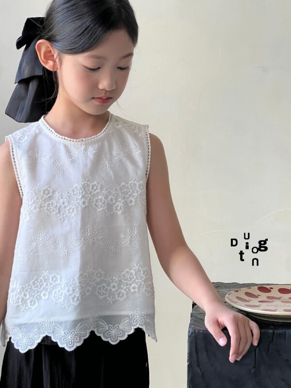 Children’s clothing 156