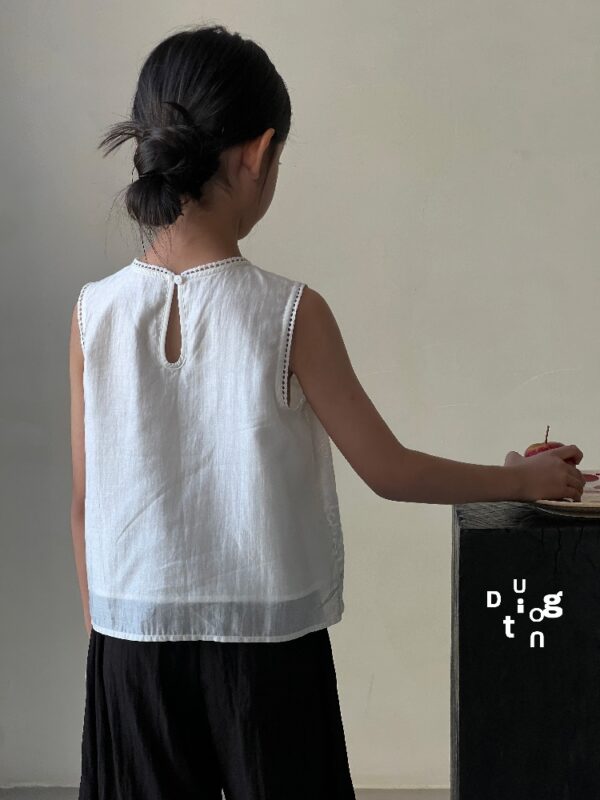 Children’s clothing 156