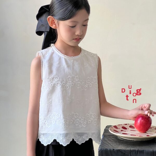 Children’s clothing 156