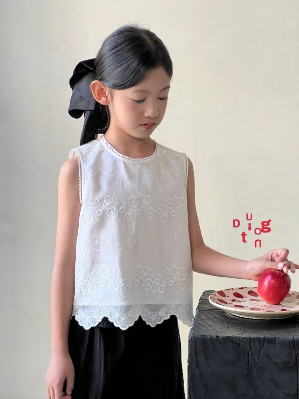 Children’s clothing 156