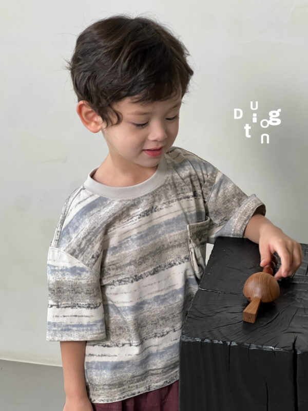 Children's clothing for boys, suitable for young and middle - aged children