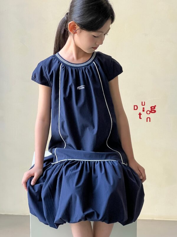 Children’s clothing 136