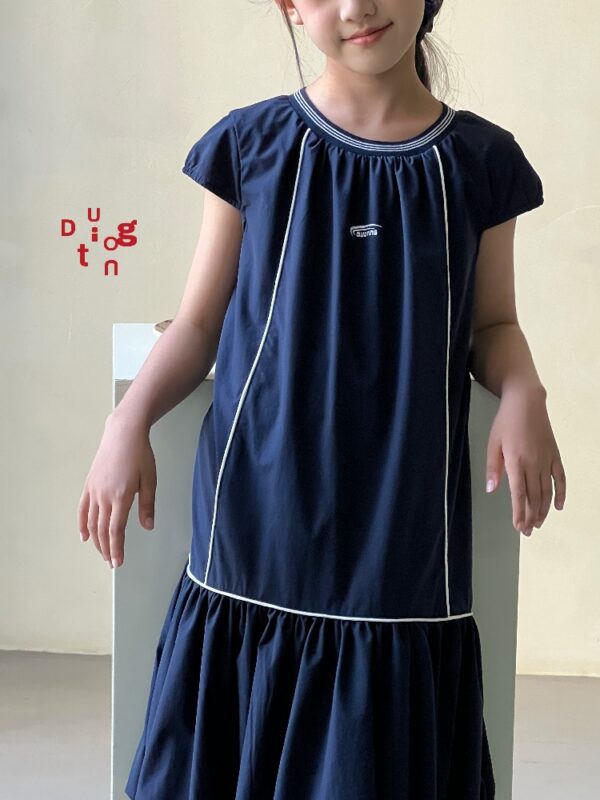 Children’s clothing 136