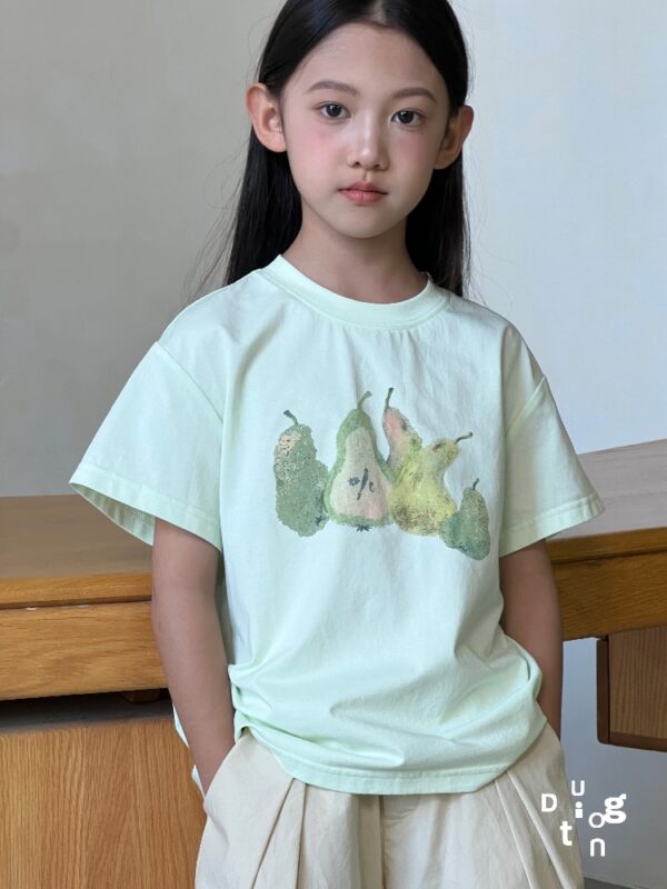 Children’s clothing 200