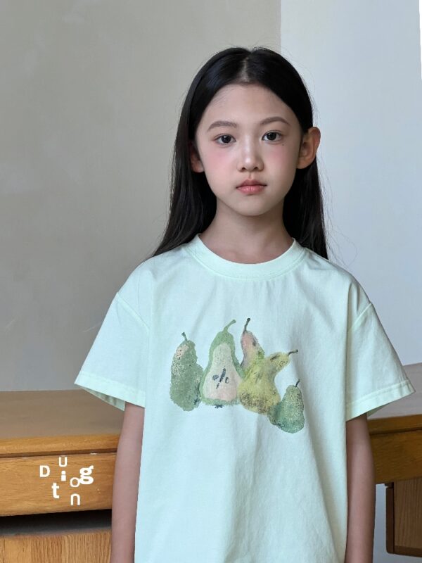 Children’s clothing 200