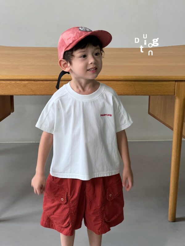 Children’s clothing 16