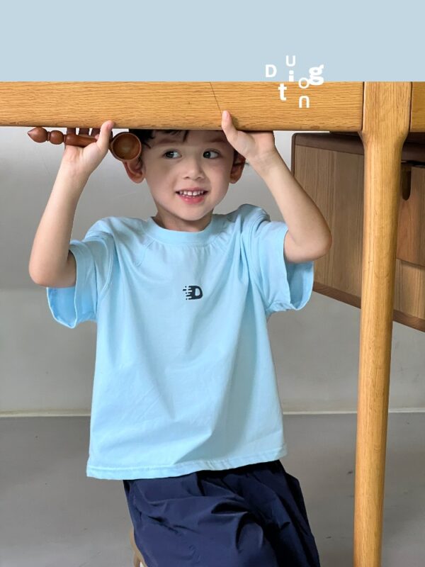 Children’s clothing 12