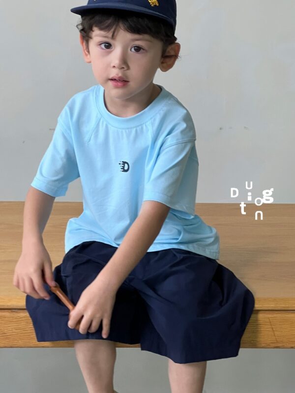 Children’s clothing 12