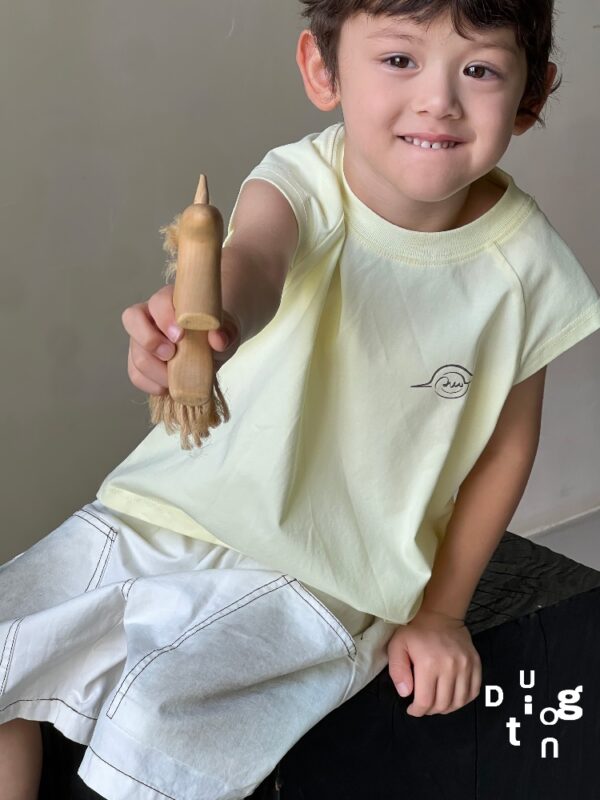 Children’s clothing 19