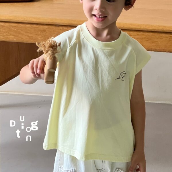 Children’s clothing 19