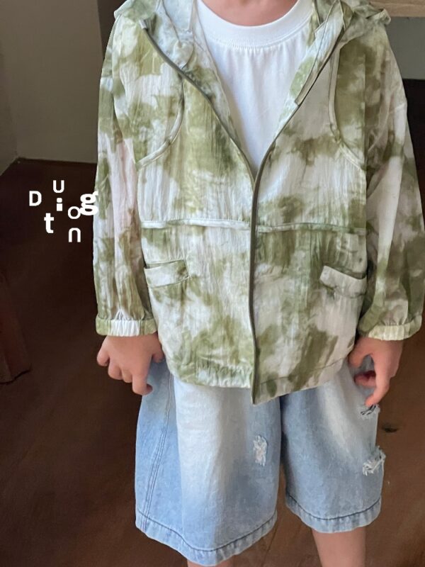 Children’s clothing 18