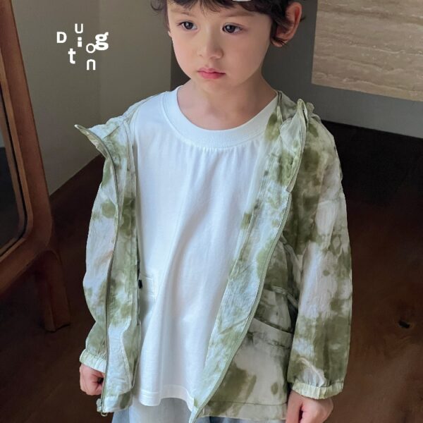 Children’s clothing 18