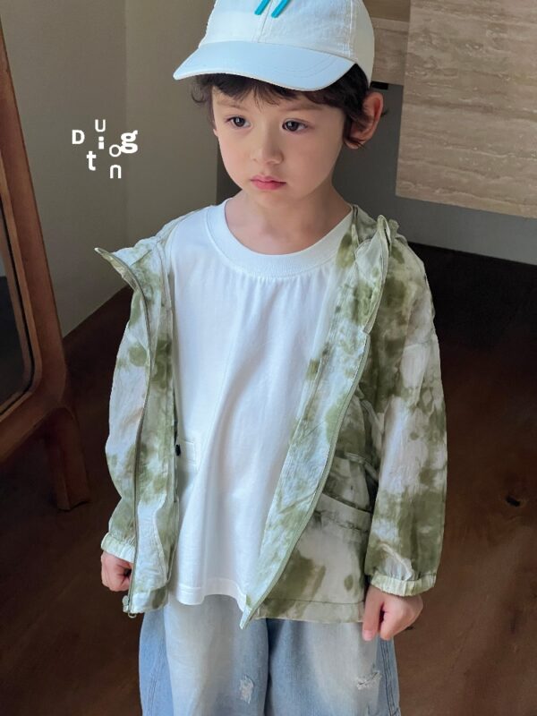 Children’s clothing 18