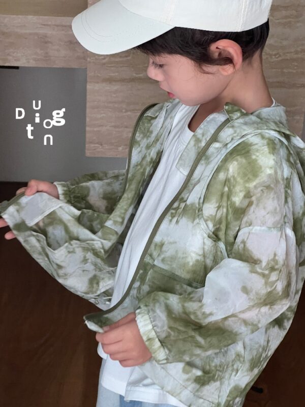 Children’s clothing 18