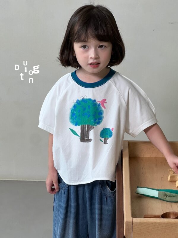 Children’s clothing 23