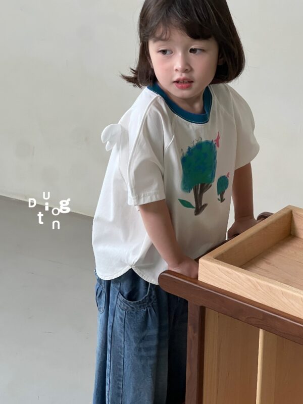 Children’s clothing 23