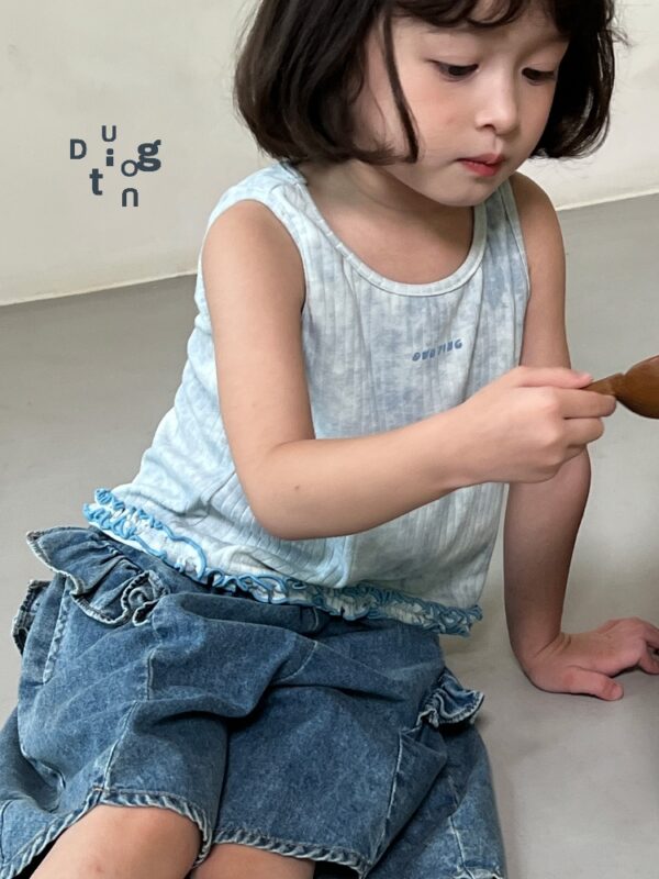 Children’s clothing 24