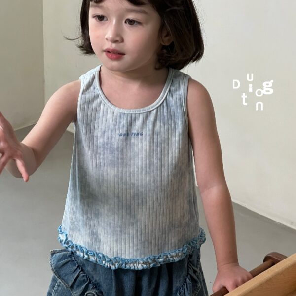 Children’s clothing 24