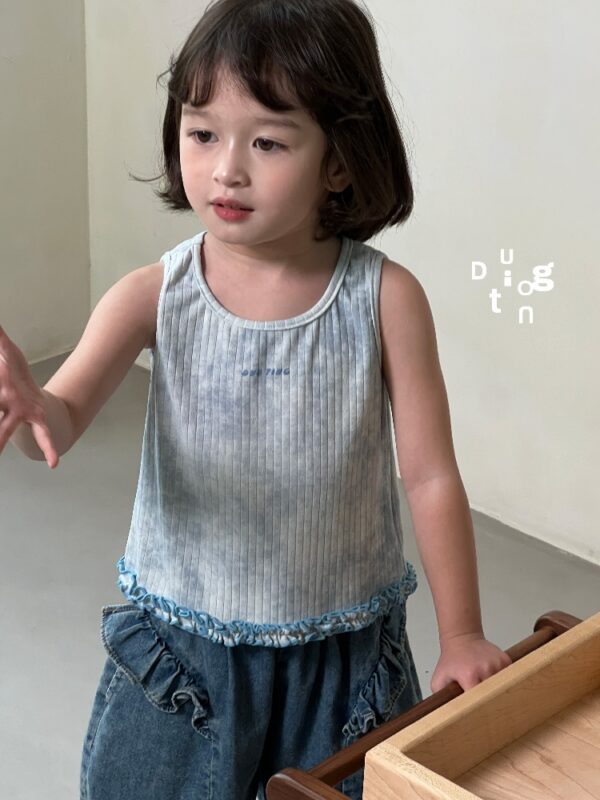 Children’s clothing 24