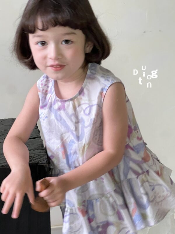 Children’s clothing 25