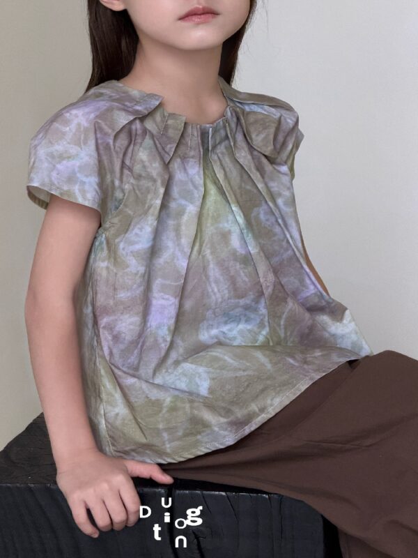 Children’s clothing 48