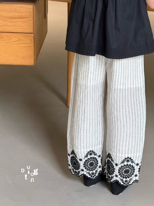 Children’s clothing 52