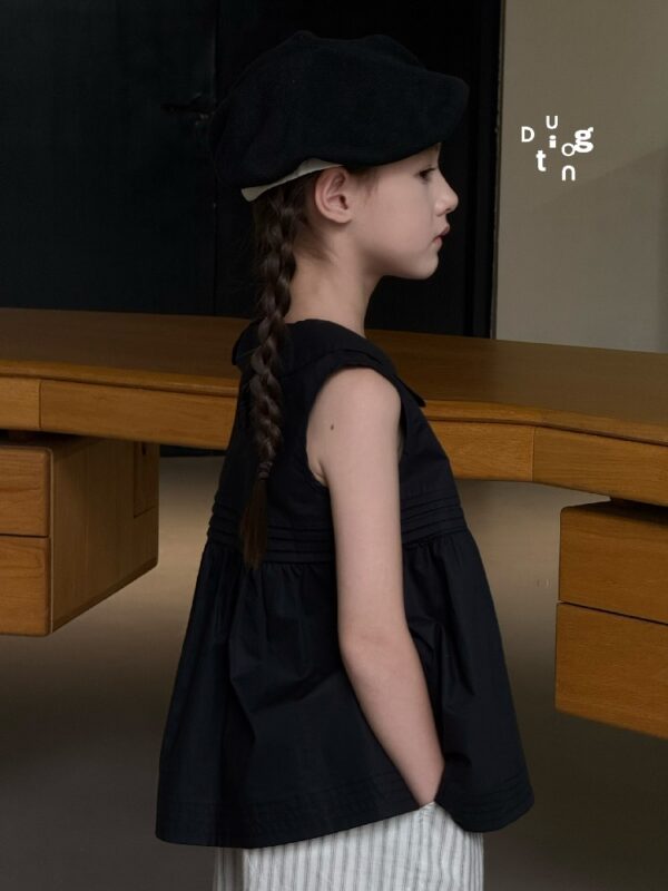 Children’s clothing 52