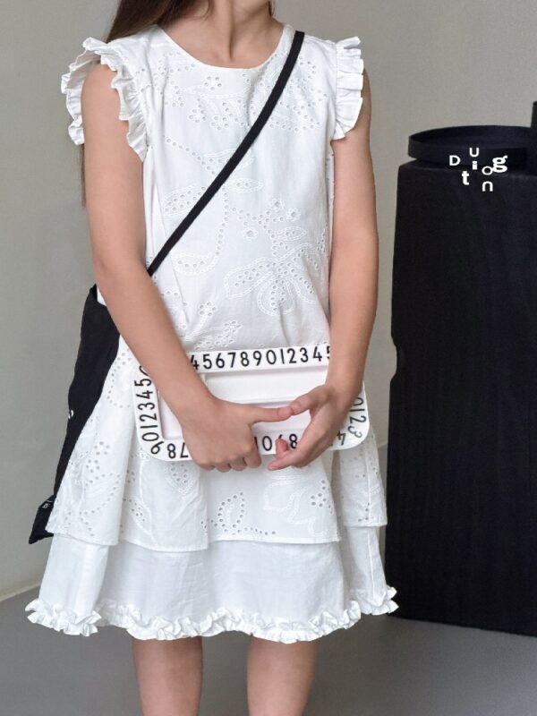 Children’s clothing 54