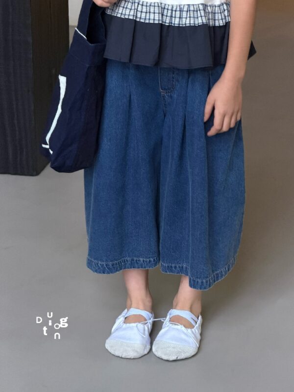 Children’s clothing 58