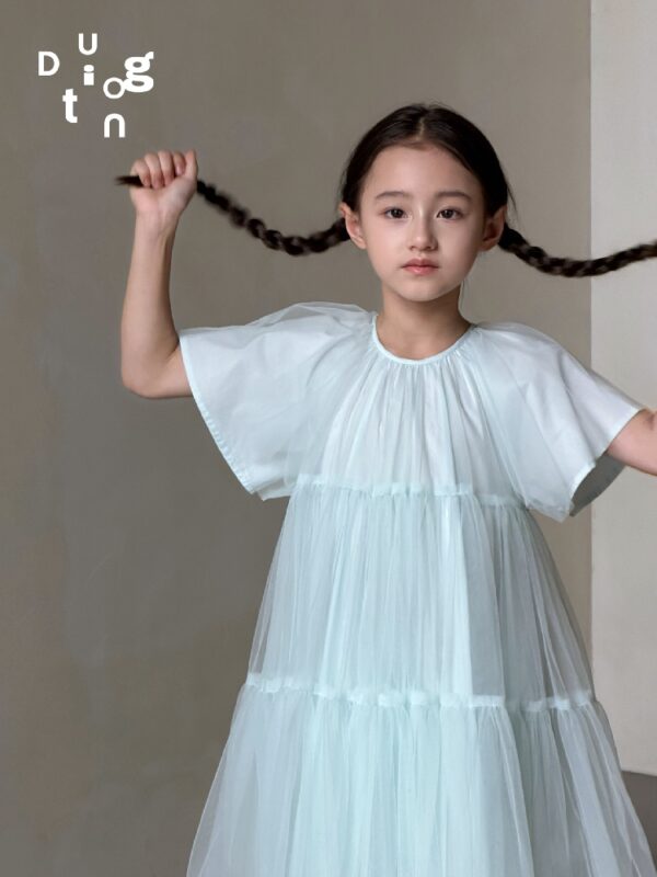 Children’s clothing 76