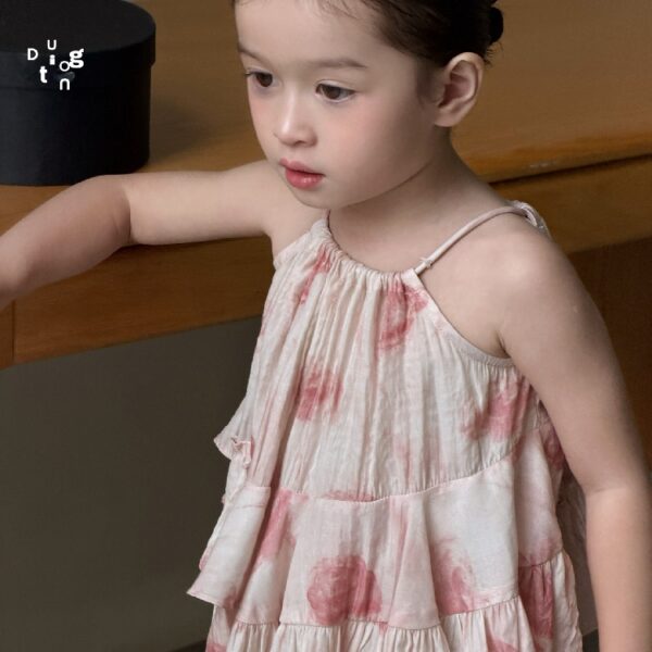 Children’s clothing 37