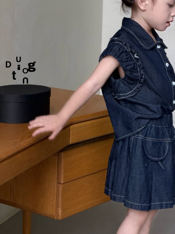 Children’s clothing 38