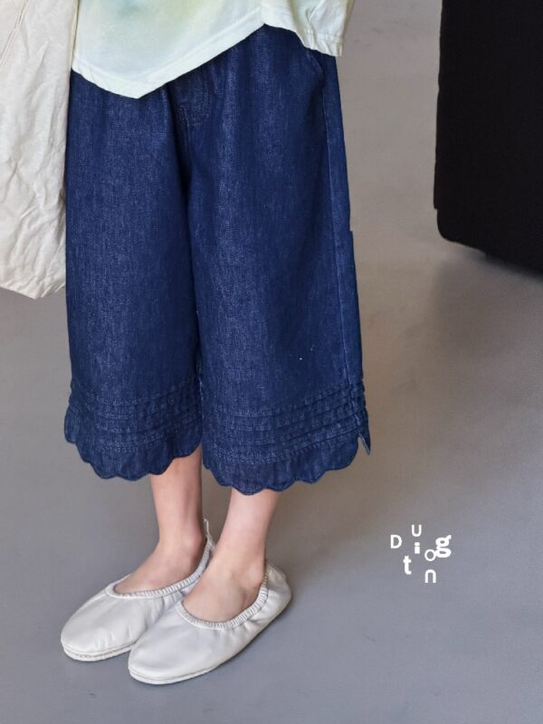 Children’s clothing 74