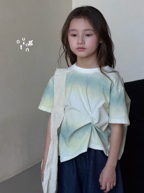 Children’s clothing 74