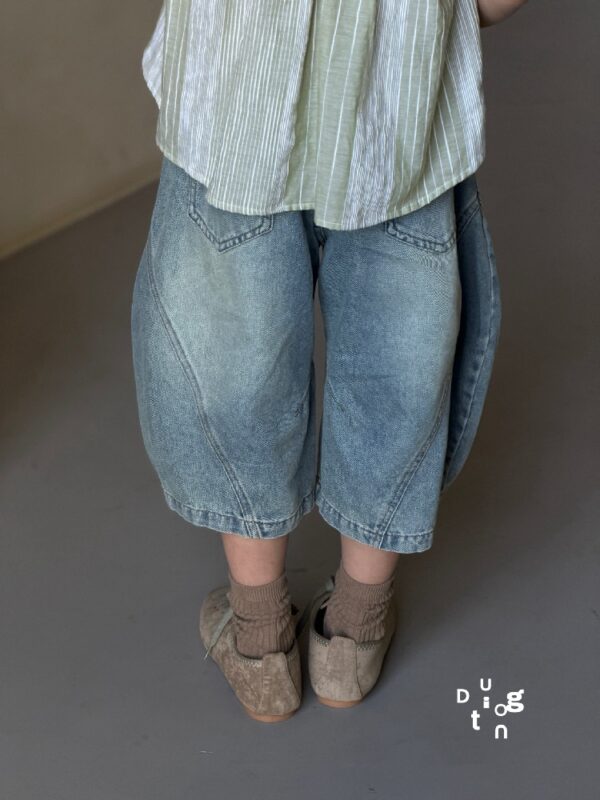 Children’s clothing 72