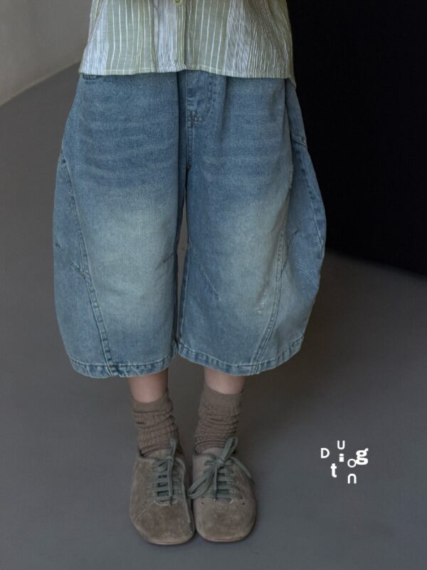 Children’s clothing 72