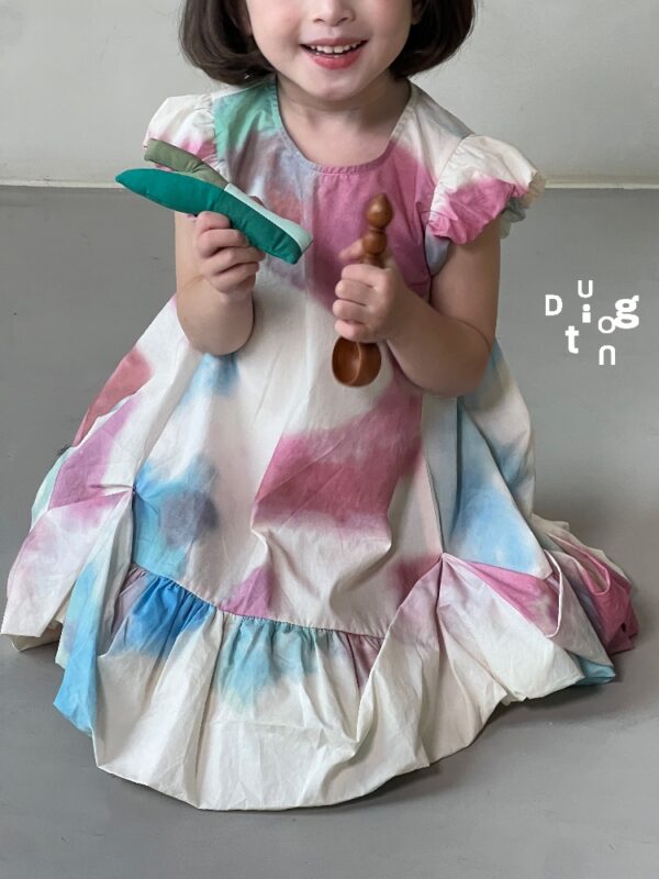 Children’s clothing 28