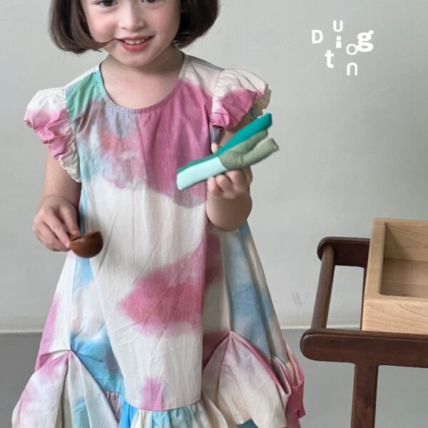 Children’s clothing 28