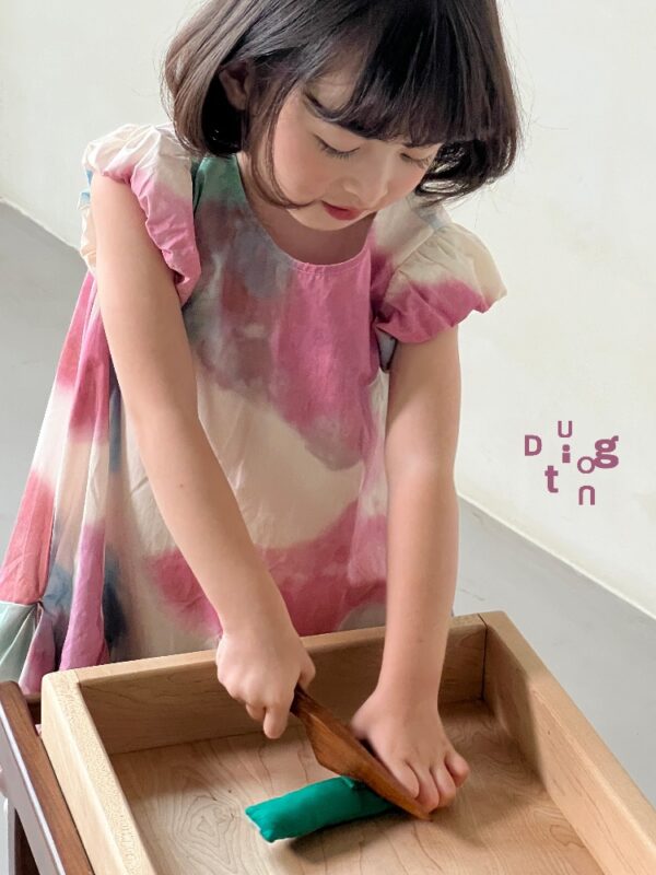 Children’s clothing 28