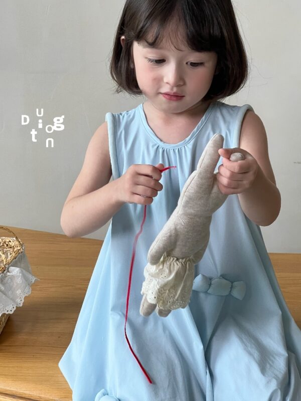 Children’s clothing 27