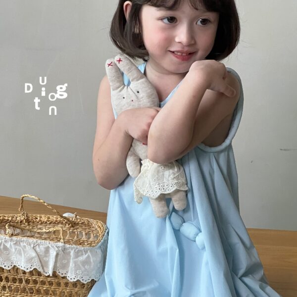 Children’s clothing 27