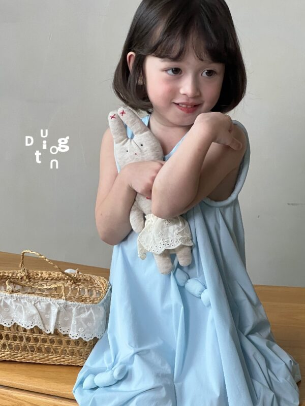 Children’s clothing 27