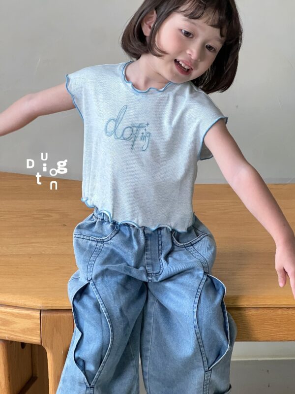 Children’s clothing 34