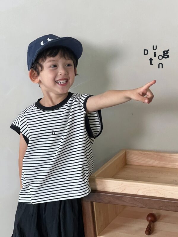 Children’s clothing 9