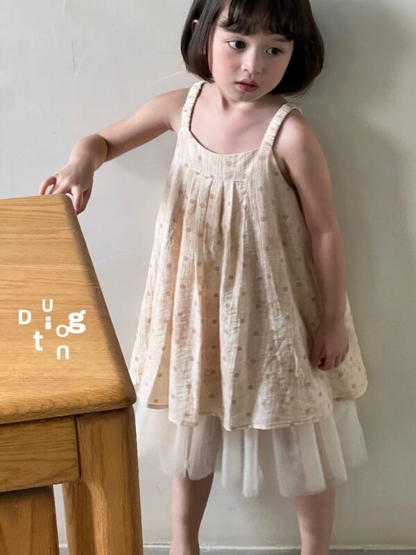 Children’s clothing 35